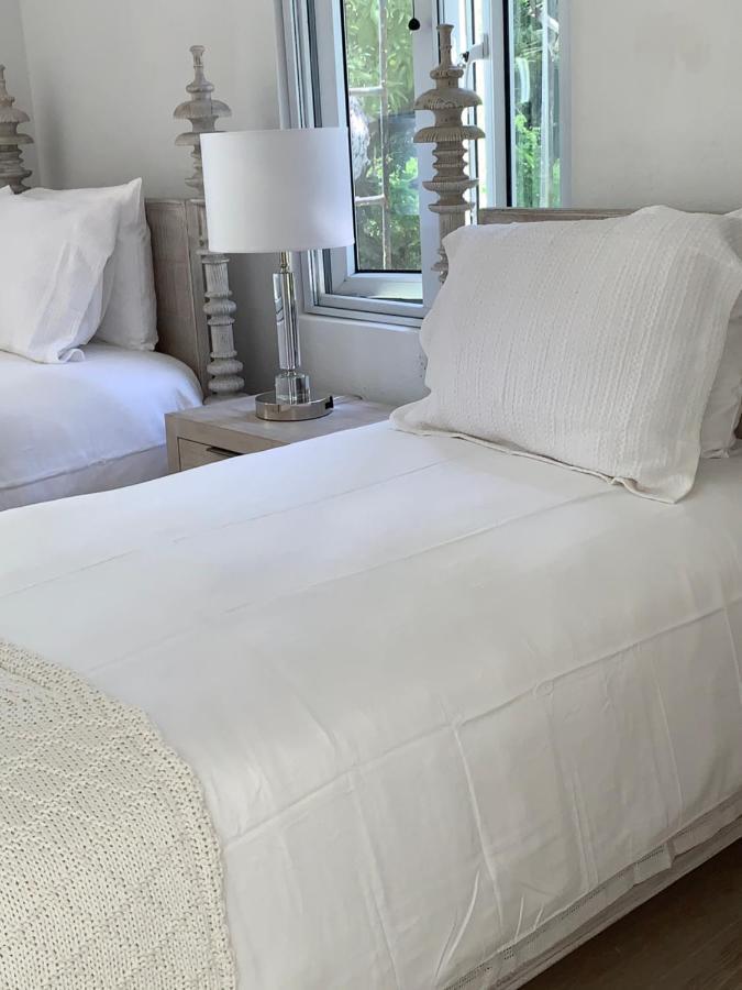 The Cay House Hotel Mangrove Cay Екстериор снимка