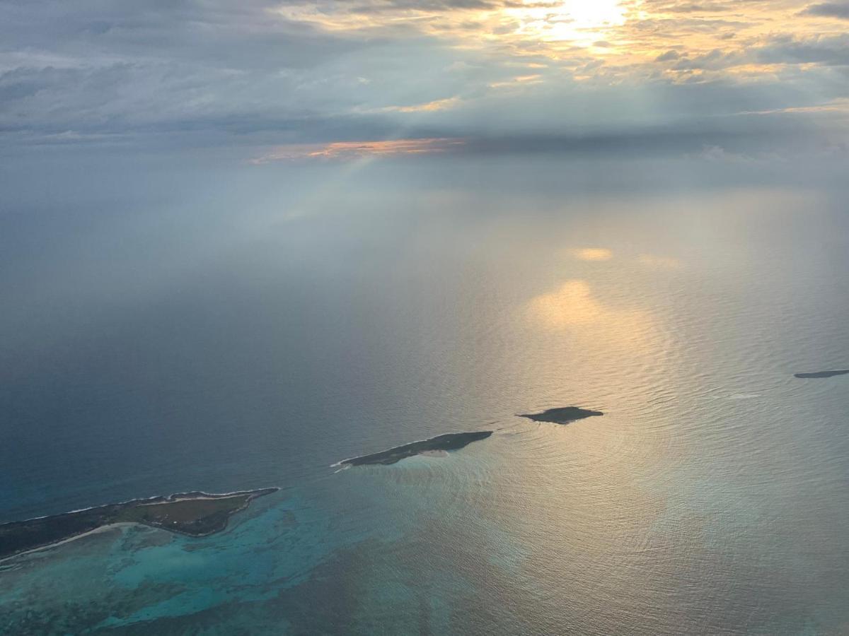 The Cay House Hotel Mangrove Cay Екстериор снимка